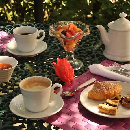 Hotel Clementina