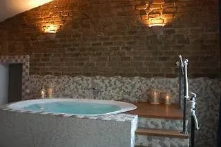 Clementina Hotel